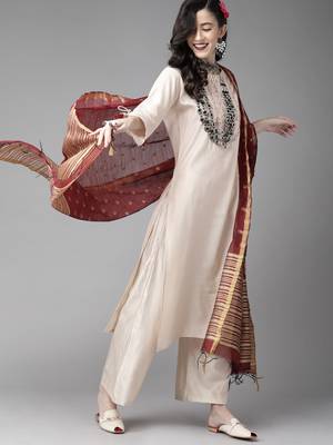 Indo Era Off White Embroidered Straight Kurta Trouser With Dupatta Set 4