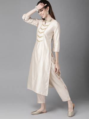 Indo Era Off White Solid Straight Kurta Trouser With Dupatta Set 3