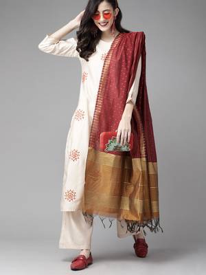Indo Era Off White Embroidered Straight Kurta Trouser With Dupatta Set 1