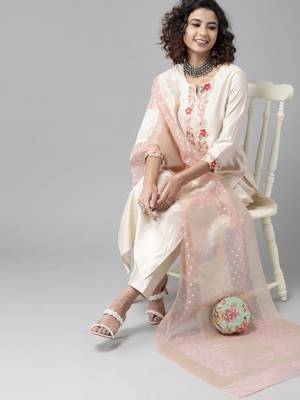 Indo Era Off White Embroidered Straight Kurta Trouser With Dupatta Set 4
