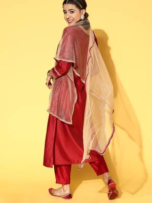 Indo Era Red Floral printed Kurta Trouser With Hand Made Dupatta Set 2