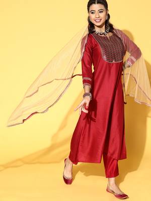 Indo Era Red Floral printed Kurta Trouser With Hand Made Dupatta Set 4