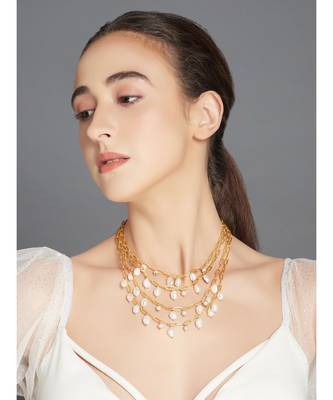 Fresh Water Pearls Gold And White Necklace 3