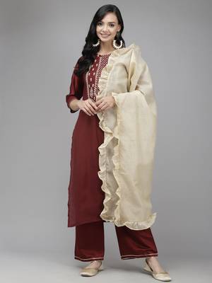 Indo Era Green Embroidred Straight Kurta Trouser With Dupatta Set 1