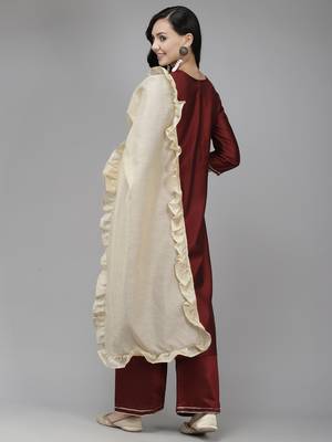 Indo Era Green Embroidred Straight Kurta Trouser With Dupatta Set 2