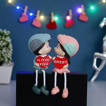 eCraftIndia Colorful Girl & Boy Kissing Figurine 2