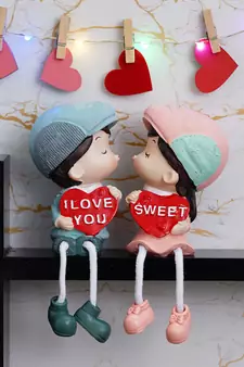 eCraftIndia Colorful Girl & Boy Kissing Figurine