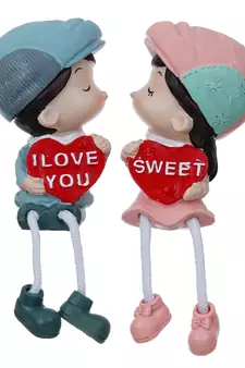 eCraftIndia Colorful Girl & Boy Kissing Figurine