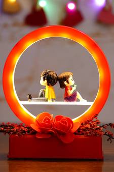 eCraftIndia Red Man Proposing Light Showpiece