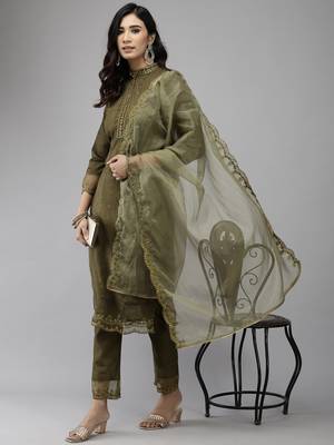 Indo Era Green Embroidered Straight Kurta Trouser With Dupatta Set 4