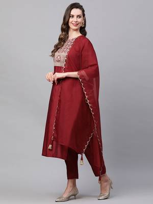 Indo Era Red Solid Straight Kurta Trouser with Dupatta Set 3