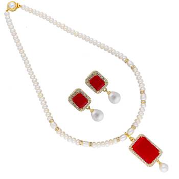 Sara Pearl Pendant Set 1