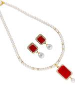 Sara Pearl Pendant Set