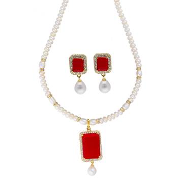 Sara Pearl Pendant Set 2