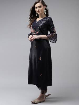 Indo Era Grey Embroidered Straight Kurta Trouser With Dupatta Set 3
