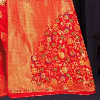 Red woven silk blend saree with blouse 3