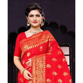 Red woven silk blend saree with blouse 2