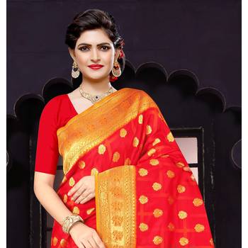 Red woven silk blend saree with blouse 2