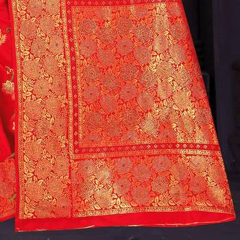 Red woven silk blend saree with blouse 3