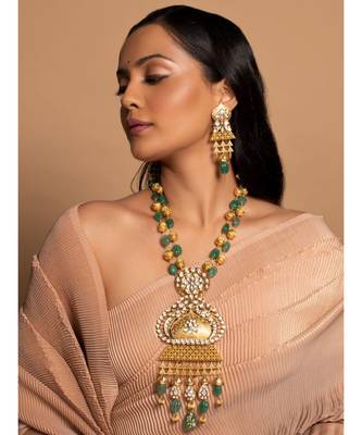 Gorgeous Gold And Green Necklace Set For Weddings 1