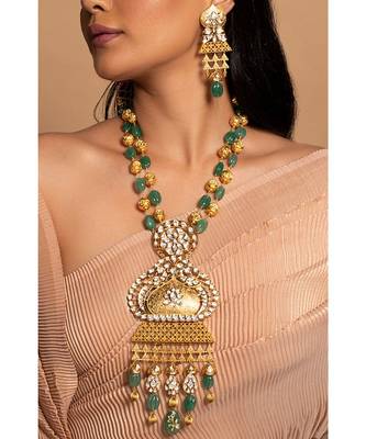 Gorgeous Gold And Green Necklace Set For Weddings 2