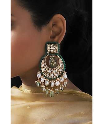 Green and White Mesmerising Chandelier Chandbali 1
