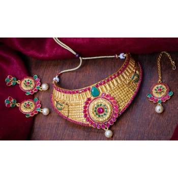 Gold necklaces 1