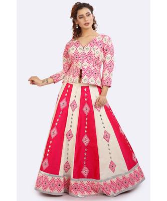 Magenta Lehenga With Patch & Gota Peplum Jacket Of Weaved Fabric With Open Zip 3
