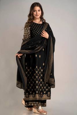 Women's Beautiful Heavy Printed Anarkali Kurti With Printed Palazzo And Dupatta  4
