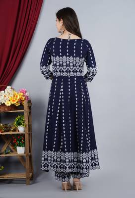 Women's Premium Heavy Rayon  Kurti Pant With Dupatta 2