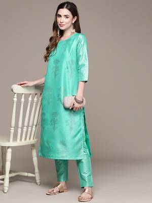 Green printed art silk kurta sets 5