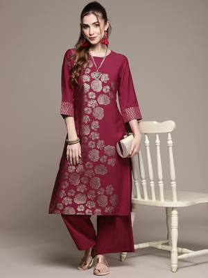 Pink printed crepe kurta sets 5