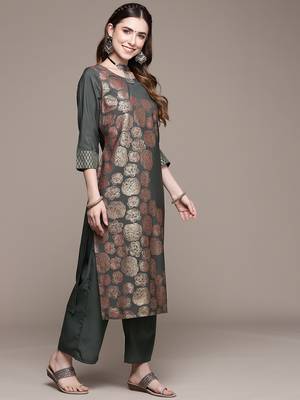 Grey printed crepe kurta sets 2