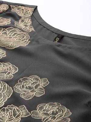 Grey printed crepe kurta sets 4