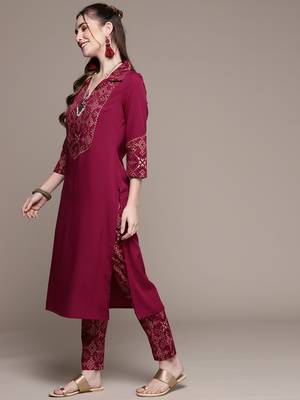 Maroon printed crepe kurta sets 2