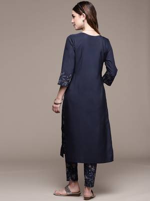 Navy-blue printed crepe kurta sets 3