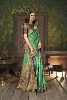 Green woven banarasi silk saree with blouse 3