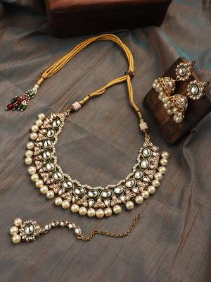 Green cubic zirconia jewellery 1