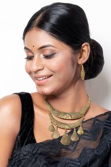 Golden Metal Pitta Necklace Set