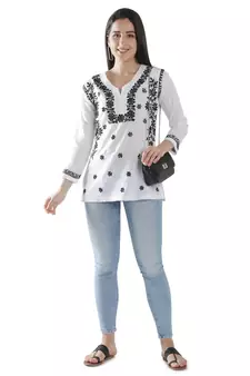 Hand Embroidered White Cotton Lucknowi Chikankari Kurti