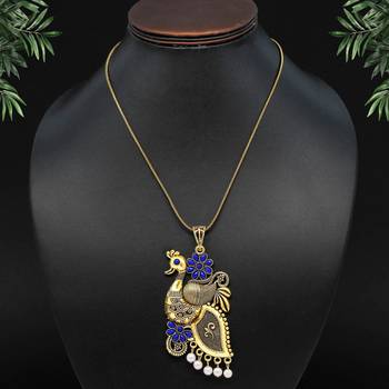 Blue necklaces 1