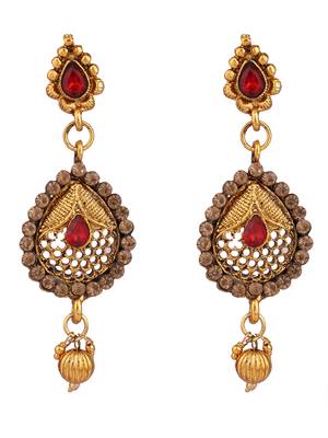 Traditional Hasli Style Gold Plated Choker Cutwork and Floral Design with Earring Maangtika 4