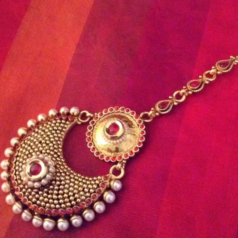 Pink Cubic Zirconia maang-tikka