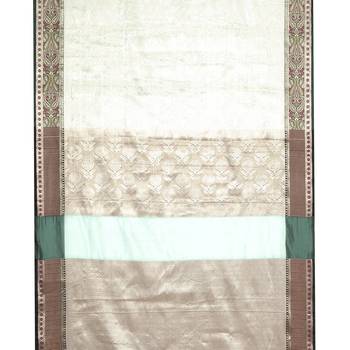 Green woven Faux kanchipuram silk saree with blouse 3