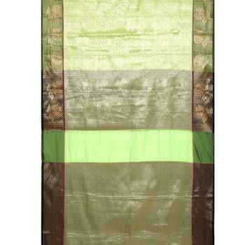 Green woven Faux kanchipuram silk saree with blouse 3