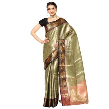 Green woven kanchipuram silk saree with blouse 1