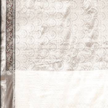 Silver woven kanchipuram silk saree with blouse 4