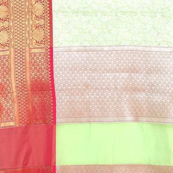 Green woven Faux kanchipuram silk saree with blouse 4