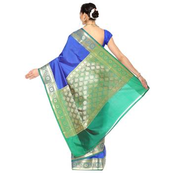 Blue woven kanchipuram silk saree with blouse 2