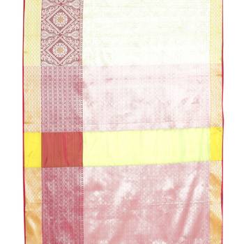 Green woven Faux kanchipuram silk saree with blouse 3